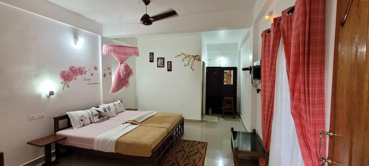 Periyar Inn Thekkady Exterior photo